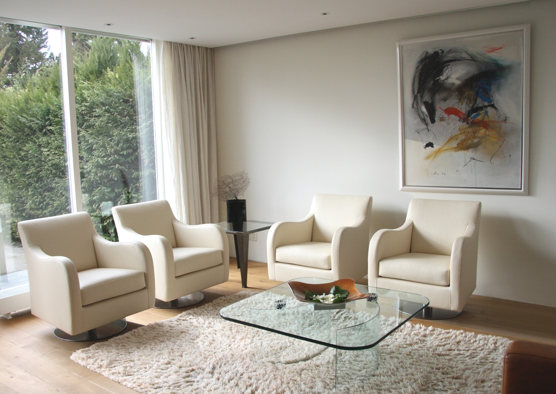 Partner in huiskamer opstelling